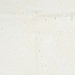 Broderi anglaise med dekorativ kant Trend white