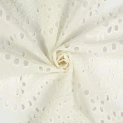 Broderi anglaise med dekorativ kant Trend white