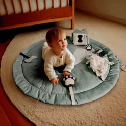 DIY Baby aktivitetstæppe Støvet lys grøn