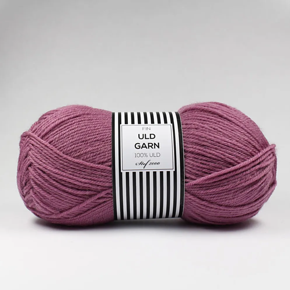 100% Fin Baby uldgarn Plum