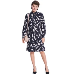 Kjole og bluse Burda 5678 str. 36-48