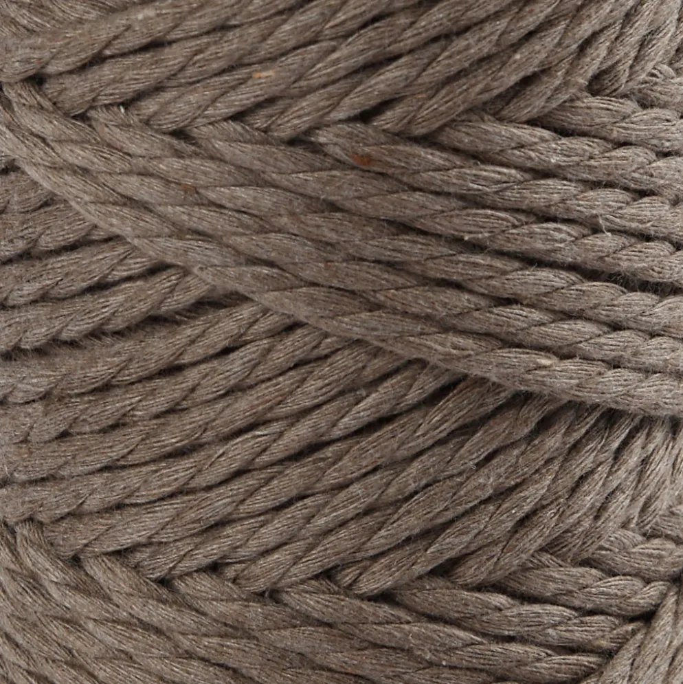 Macramé reb 55 m, 4 mm, 330g Mørk sand