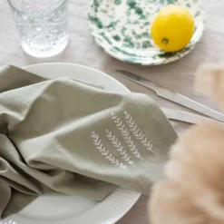 Mini DIY Kit Broderi, Serviet, støvet grøn