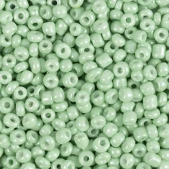 Rocaiperler, 3 mm, str. 8/0 , hulstr. 0,6-1,0 mm, 25 gr. Lys grøn