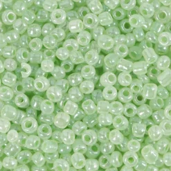 Rocaiperler, 3 mm, str. 8/0 , hulstr. 0,6-1,0 mm, 25 gr. Soft grøn